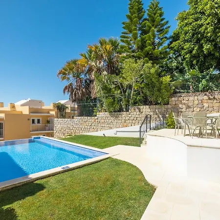 #83 Modern & Relaxing House With Pool Holiday home *