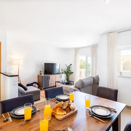 #83 Modern & Relaxing House With Pool Holiday home *
