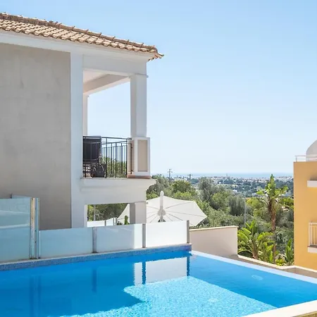 Holiday home #83 Modern & Relaxing House With Pool